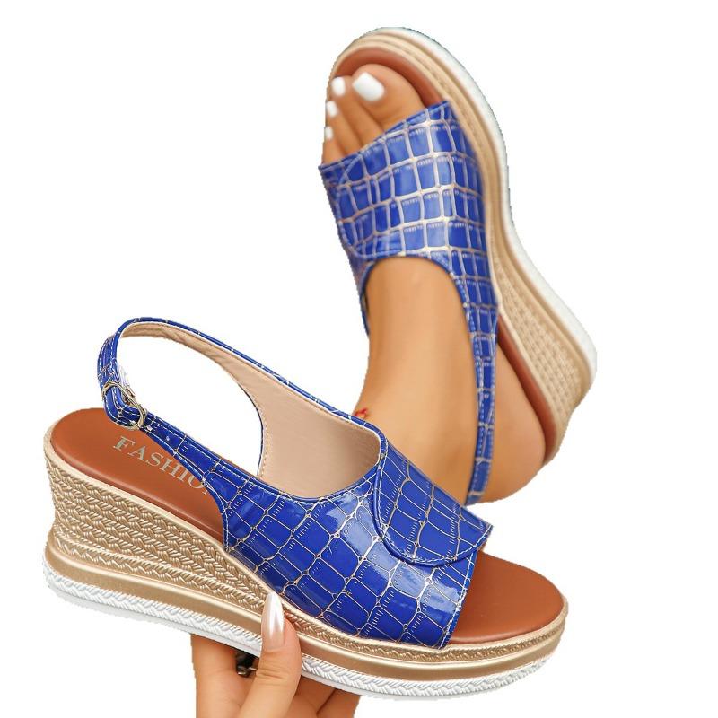 Женские сандалии с открытым носком широкой полноты, шлепанцы на платформе и танкетке, водонепроницаемая обувь для женщин с деталью в виде пряжки