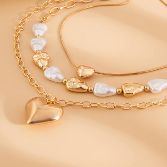 3 Pcs Baroque Pearl Heart Pendant Necklace for Women Layered Heart Clavicle Chain Adjustable Necklace Vintage Beaded Choker