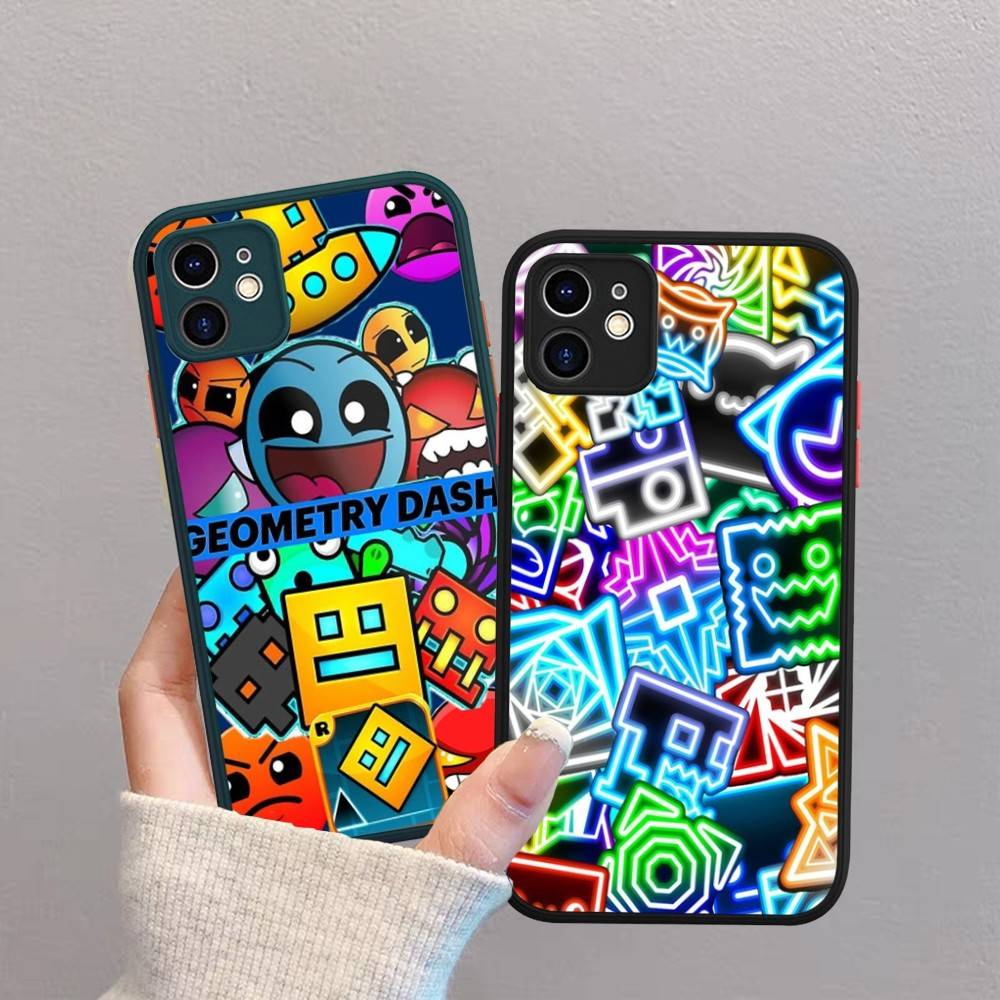 Game Geometry Dash For IPhone 15 16 Pro Max 11 12 13 14 XS XR X Plus 16E Matte Translucent Phone Cover
