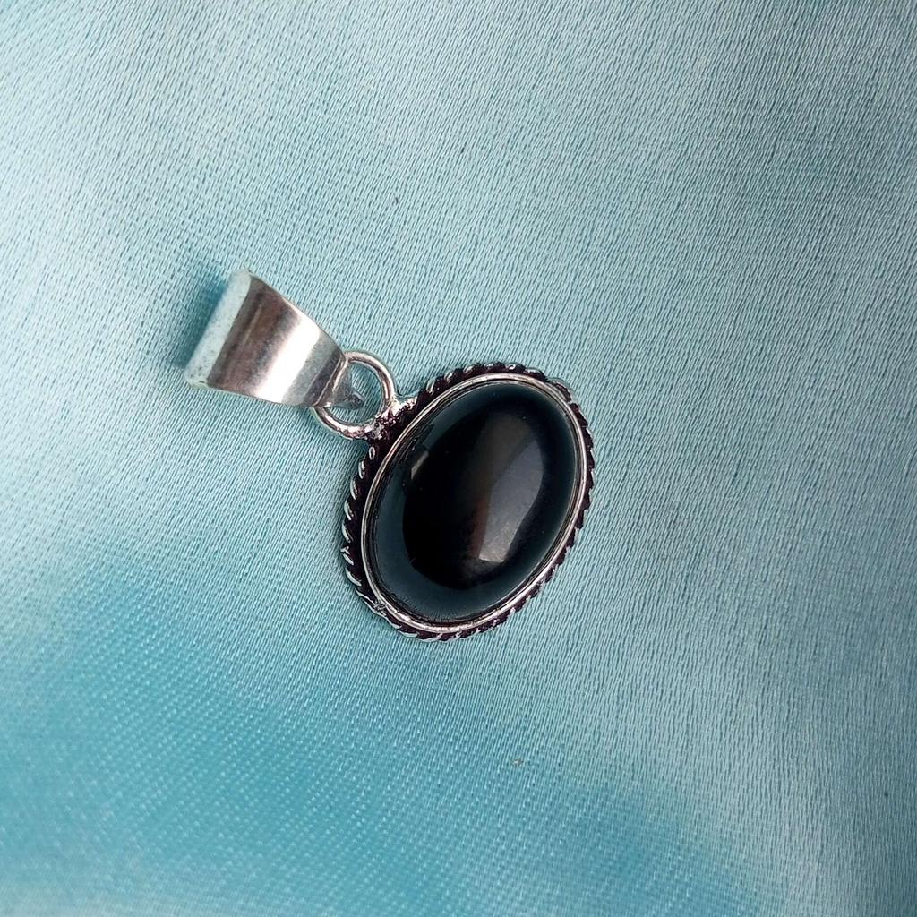 Black Onyx Gemstone 925 Sterling Silver Plated Oval Pendant Jewelry NST-J2H12081