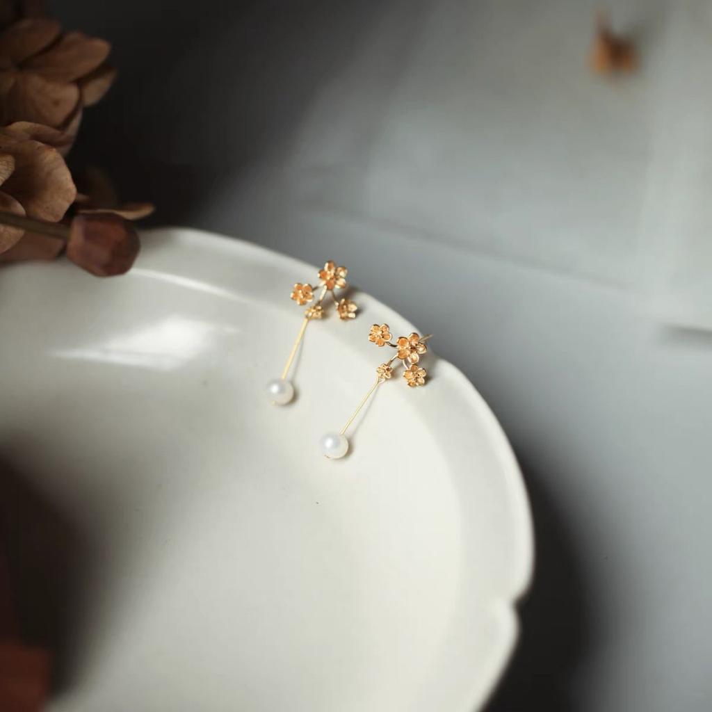 The beauty of all four seasons, I love you Flower-shaped natural pearl earrings for women14k Gold-plated vintage fashion earrings