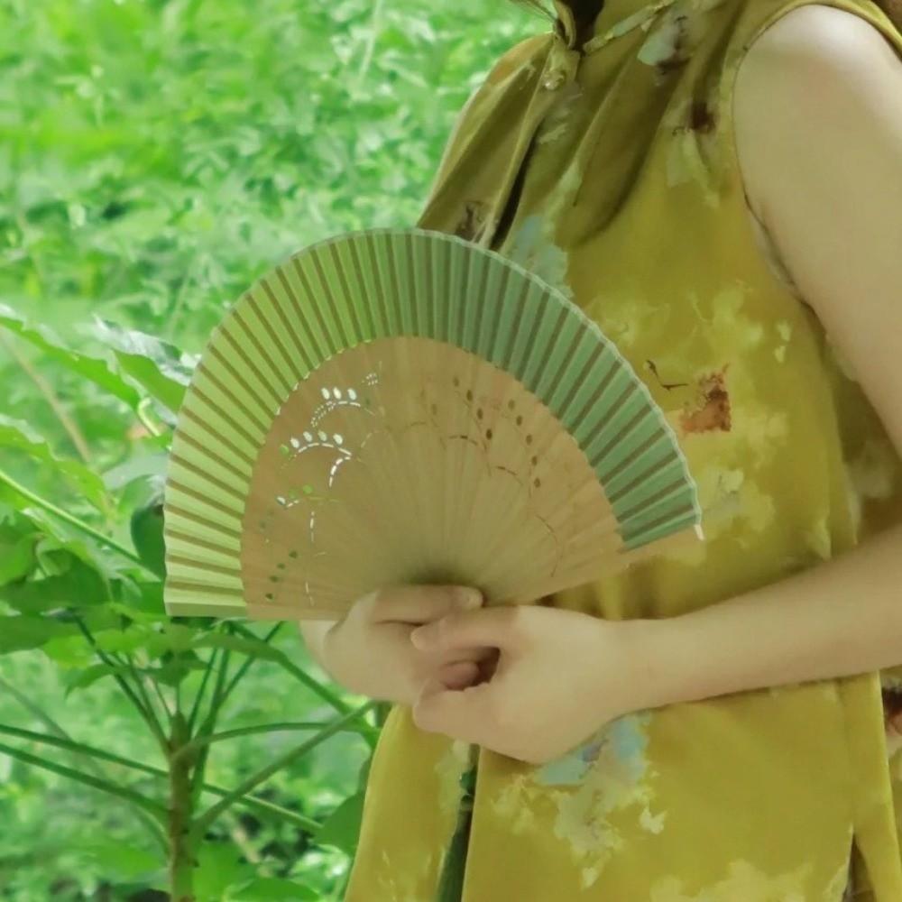Retro Design Chinese Style Silk Fan Decoration Classical Fan Handheld Shell Fan Summer Season
