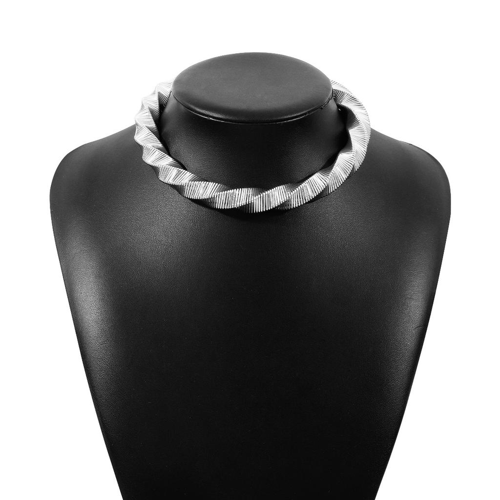 Tooxika Exaggerated Temperament Geometric Twist Necklace Fashionable Design Sense High Cold Wave Sense Collarbone Necklace