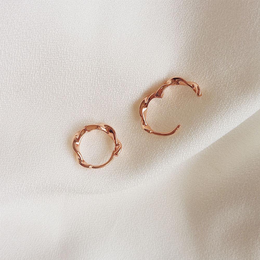 Simple Prevent Allergy Twist Wave Hoop Earrings Wave Earrings Fashion Accessories Women Jewelry