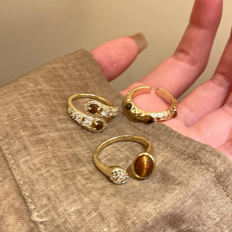 Открытый браслет с тигровым глазом и цирконами, покрытие из настоящего золота – Винтажное ювелирное изделие высокого класса в придворном стиле для женщин.