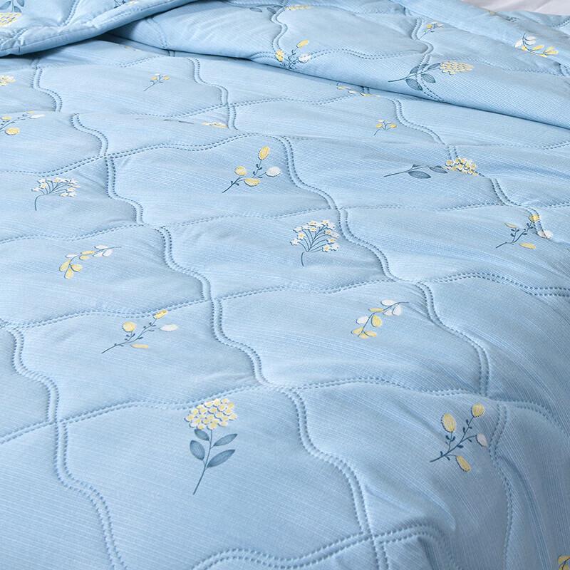 Deze Fresh Floral Summer Quilt