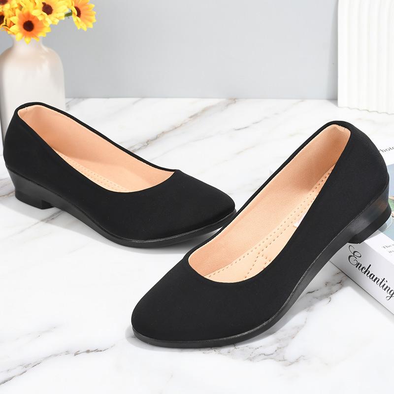 Летние новые старые пекинские тканевые туфли с мягкой подошвой, дышащие рабочие туфли на танкетке, черные, легкие, удобные, женские повседневные туфли