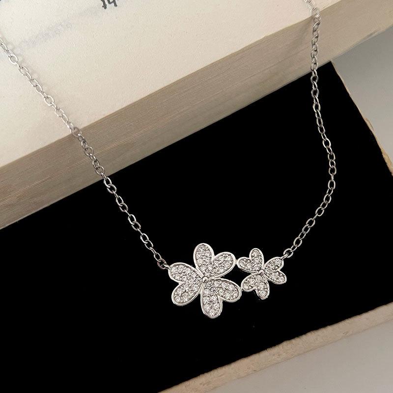 Ожерелье для женщин, легкое, роскошное, нишевое, дизайн, ожерелье с цветочным узором, универсальное, летнее ожерелье