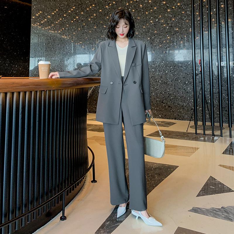 Plus Size Women's Mid-Length Suit with Wide-Leg Mopping Trousers - Two-Piece Set