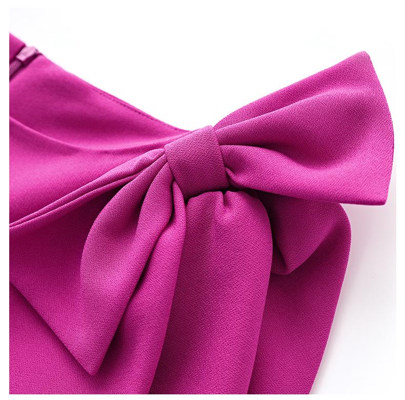 Элегантное платье с круглым вырезом, бантом и плиссировкой