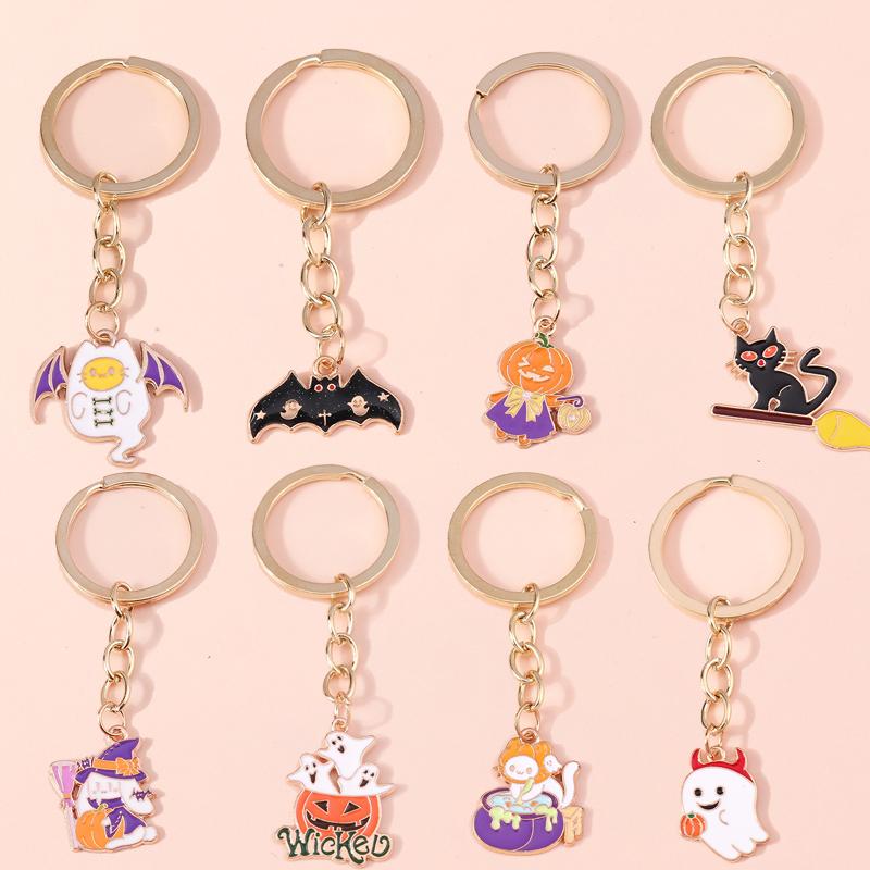 Cute Enamel Pumpkin Keychain Halloween Ghost Bat Key Ring Pendants for Handbag Decor DIY Halloween Jewelry Accessories