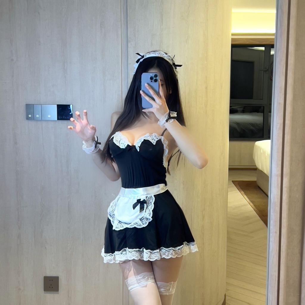 Сексуальный костюм горничной с глубоким V-образным вырезом, галстуком-бабочкой и шнуровкой