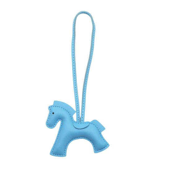 Украшение для автомобиля Шарм в виде лошади из искусственной кожи Маленький изящный брелок Аксессуары для интерьера автомобиля, кошелька, рюкзака