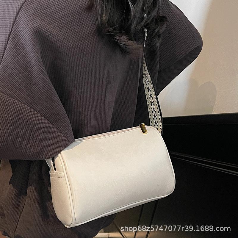 Retro Pillow Bag Women's 2025 New Fashion and Versatile Cylinder Crossbody Bag High-end Casual One-shoulder Armpit Women's Bag