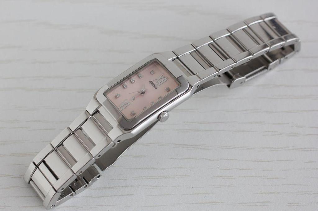 [USED] Working SEIKO LUKIA Watch 1N01-OBYO
