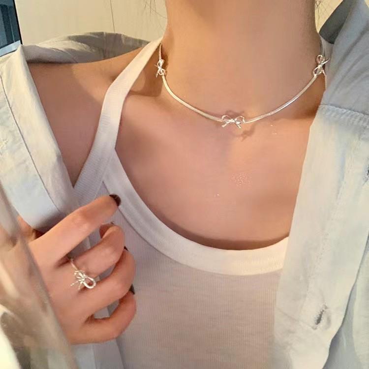 Double-Layer Rose Zircon Sweater Necklace: Elegant Summer Clavicle Chain, Women's Light Luxury High-End Accessory.