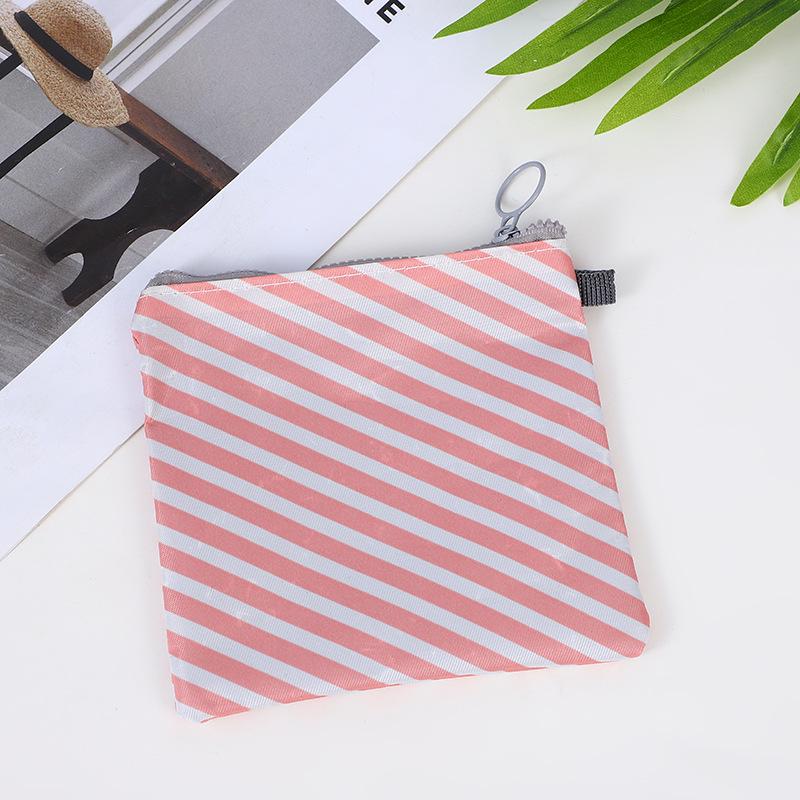 Косметичка на молнии с мультяшным принтом для хранения гигиенических прокладок, монет, наушников, ключей, карт