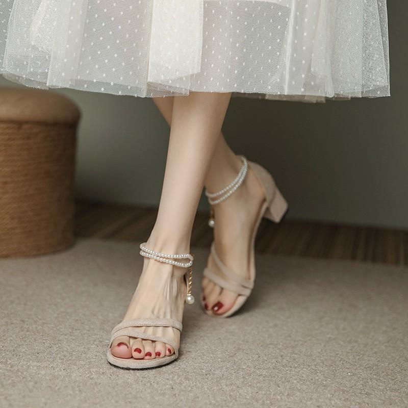 2025 new skirt fairy style bridesmaid shoes French pearl sandals women's summer low-heeled large-size thick-heeled high-heeled shoes