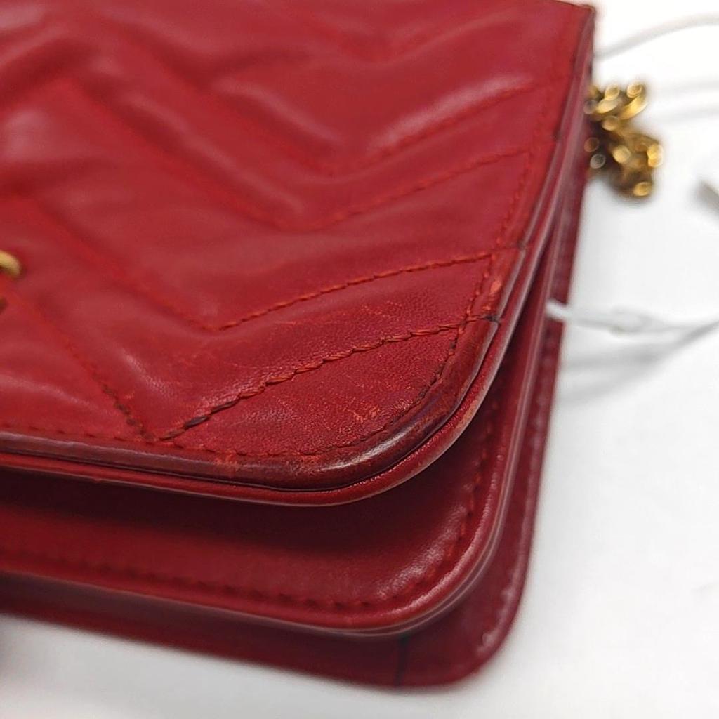 [Pre-Owned] GG Marmont Red Leather Quilted Wave Crossbody Bag With Gold Hardware And Detachable Shoulder Strap - Fair #CFEO7B
