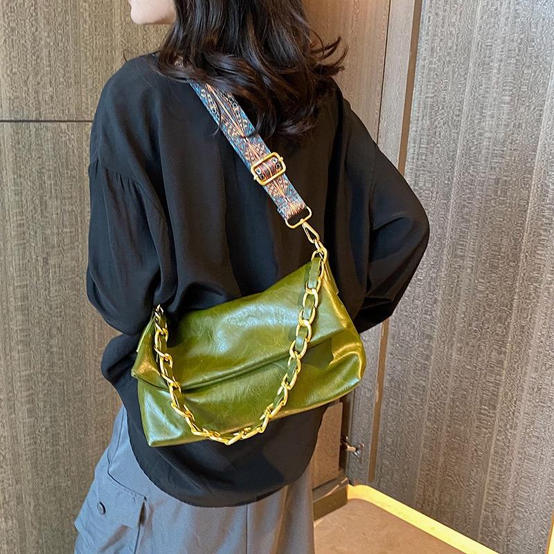 IELGY Women's Large-capacity Chain Mail Carrier Armpit Bag, Retro Soft Leather Shoulder Messenger Bag