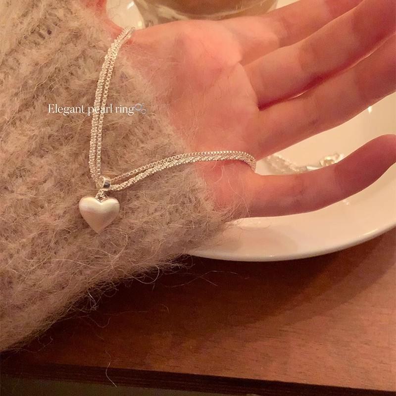 Двухслойное колье-подвеска в форме сердца с brushed-покрытием для женщин, легкая роскошь, нишевый стиль, универсальная цепочка-ожерелье, цепочка для свитера