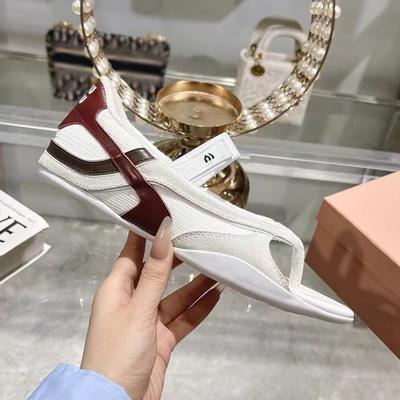 Одно слово с сандалиями на мезонине женские лето 2025 новая цветовая гамма с открытым носком повседневные на плоской подошве удобные спортивные Мэри Джейн