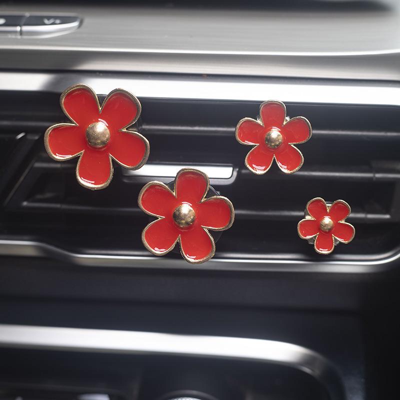 Daisy Chrysanthemum Car Air Vent Perfume Clip - Creative Aromatherapy Ornament