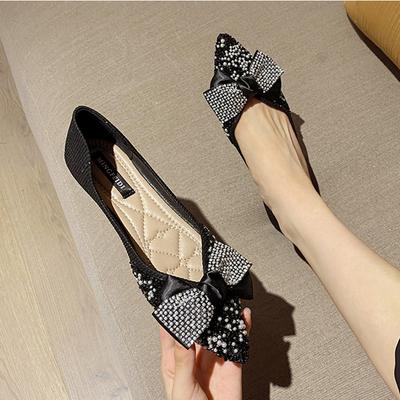Мода 2024 года, новые дизайнерские туфли на плоской подошве с кристаллами и бантом для женщин, балетки с блестками и неглубоким носком 43 размера, женские мокасины с жемчугом