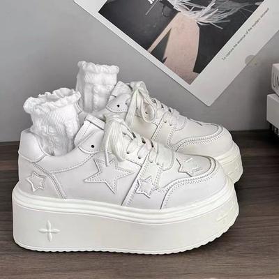 Платформа из бисквитной ткани женские универсальные новые осенние увеличение роста маленький человек с юбкой белые повседневные кеды