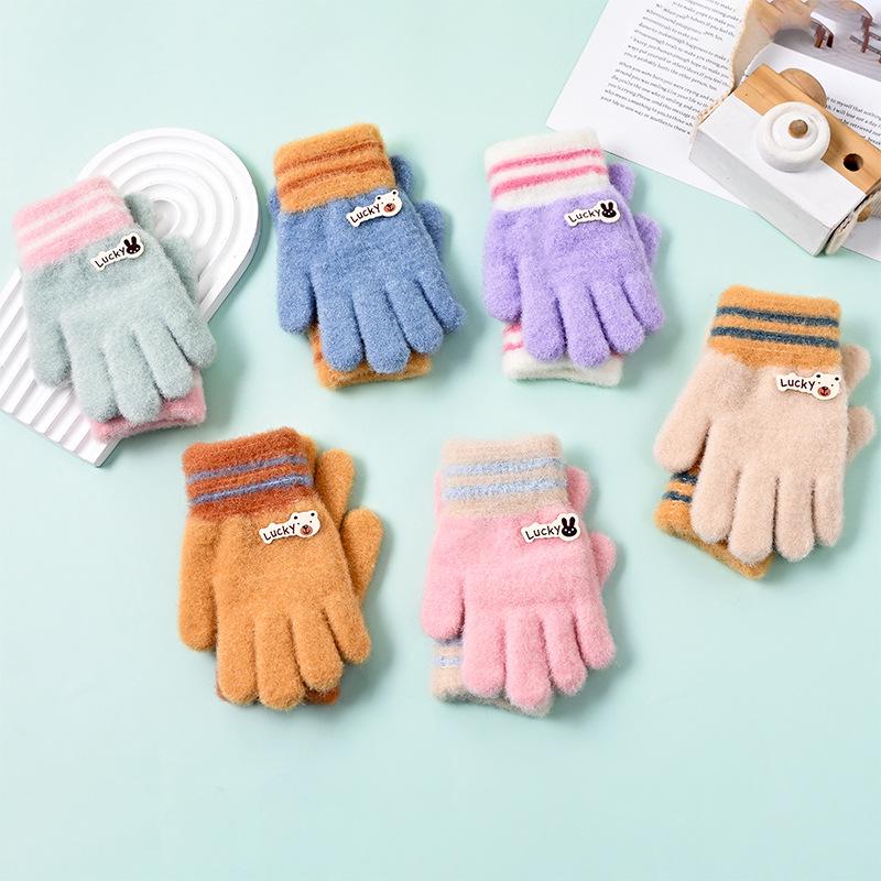 Cartoon Cute Winter Gloves for Kids: Warm Full-Finger Design for Girls and Boys