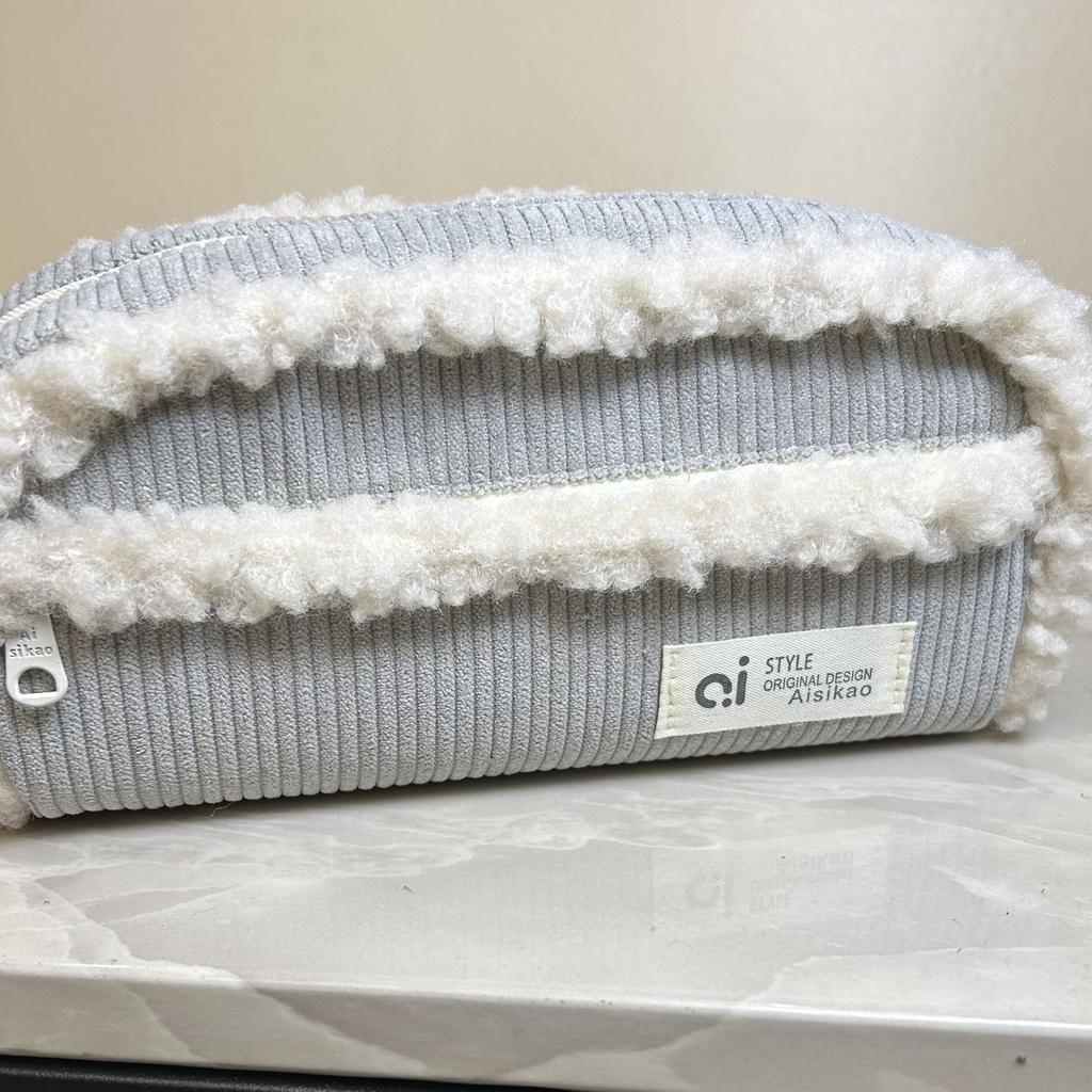 Пенал большой емкости, простой пенал для студентов колледжа, черный пушистый пенал в стиле Ins