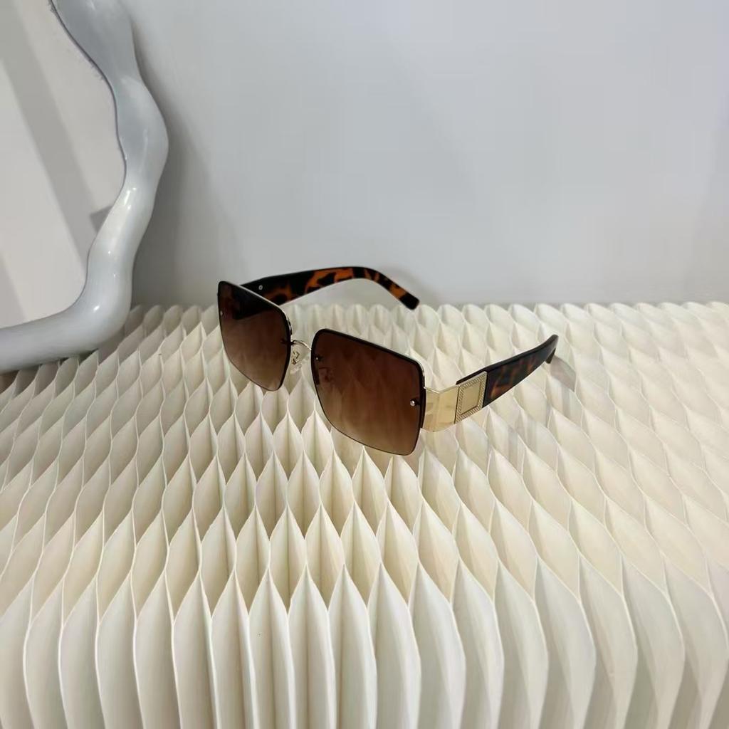 Square Women Sunglasses Korean Fashion UV Protection Sun Glasses for Women Travelling Photographing Men Sunglass