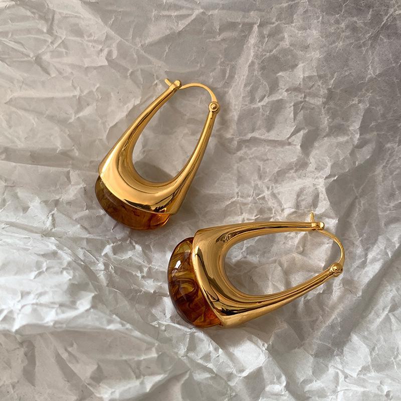 Gold Electroplated French Retro Geometric Earrings: Versatile Hong Kong Style Fashion Statement