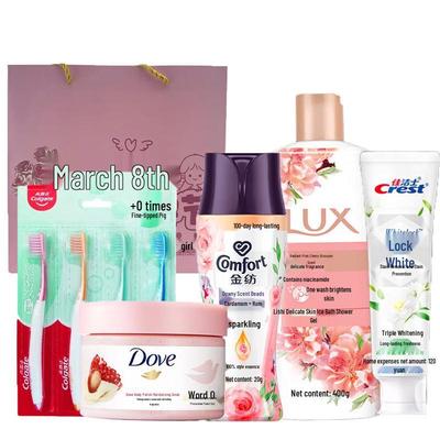 И Подарочный набор Dove для личной гигиены