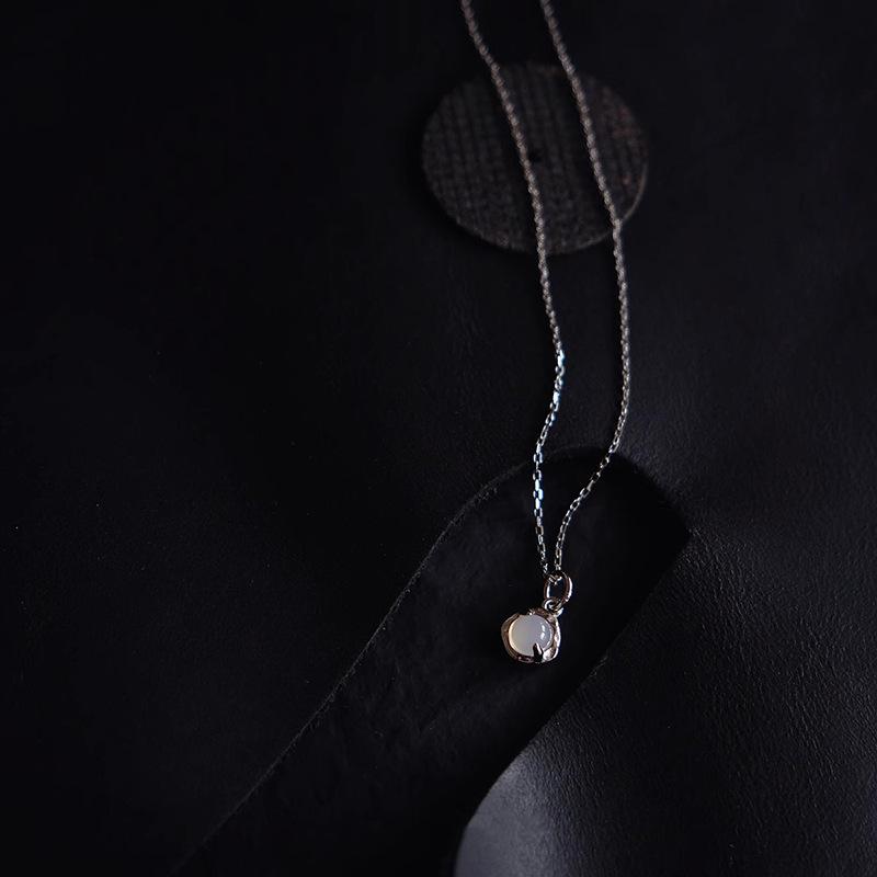 Chalcedony Necklace Female Minimalist Niche Design Sense Metal Clavicle Chain Temperament Stainless Steel Strong Chain