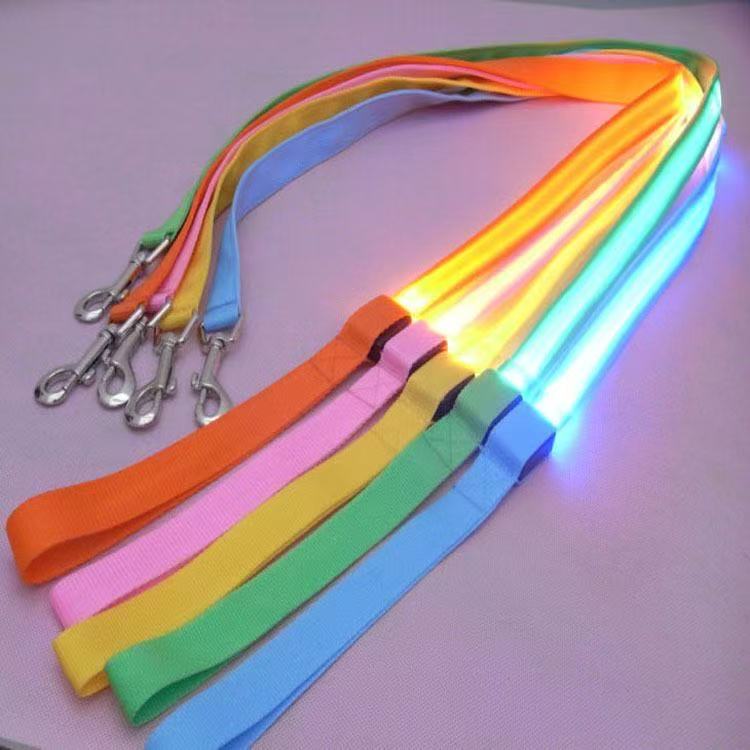 Светящийся светодиодный поводок для собаки, перезаряжаемый через USB, мигающий нейлоновый ремень для домашних животных- 3 режима освещения, обеспечивает безопасность ваших питомцев в темноте