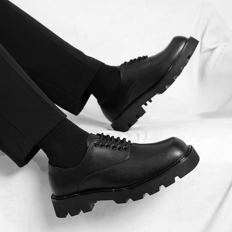 Модные мужские повседневные туфли на толстой подошве из кожи в стиле минимализма и универсальности. Модные туфли для вечеринок и офиса.