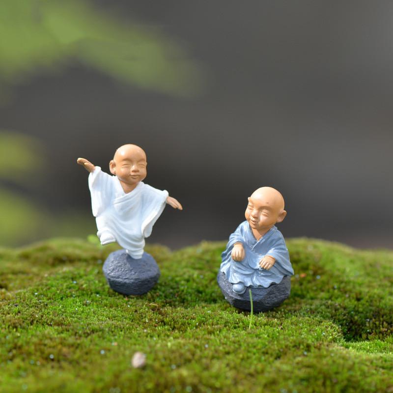 4Pcs Chinese Buddhist Monks Miniature Bonsai Garden Furniture Resin Craft Figurine Fairy Garden Decoration