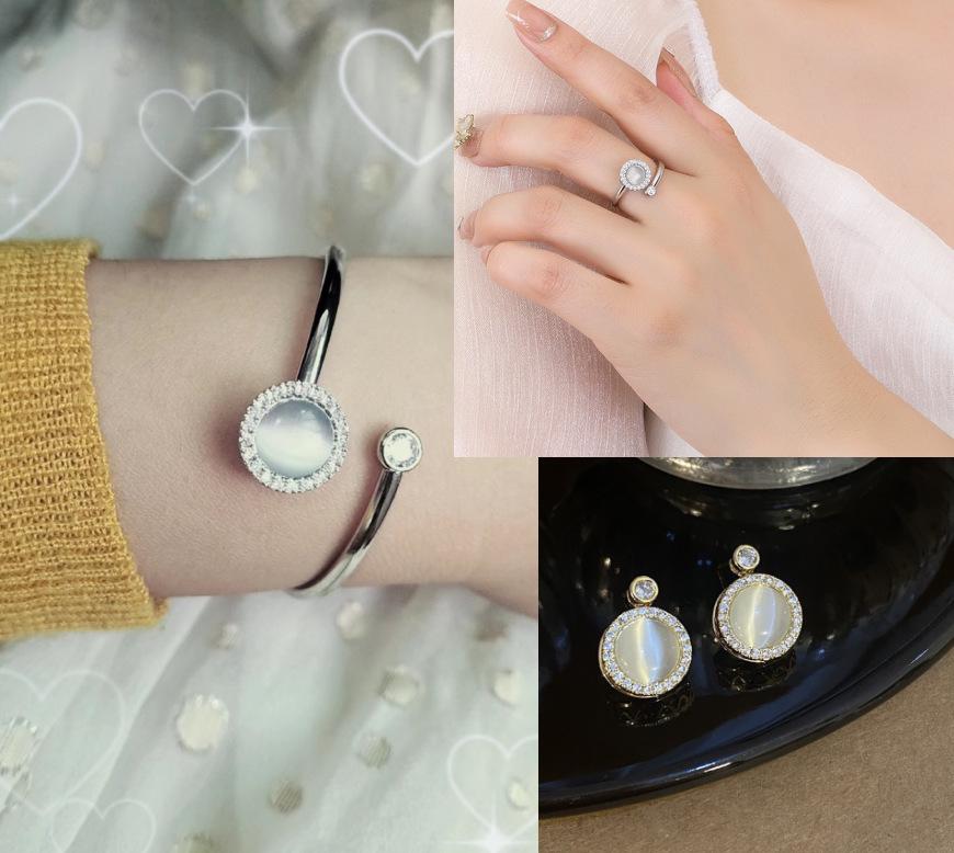 Elegant Women's Rotating Necklace Set with Round Cat's Eye Stone and Diamond Accents