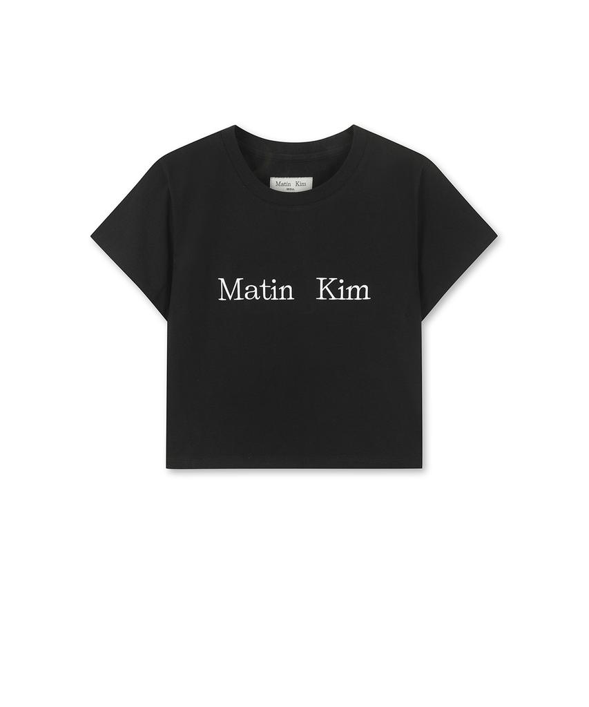 Укороченный топ Mattengkim Matin Kim с логотипом, черный