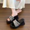 Muffin Platform French Cool Slippers Women's Wear 2025 New Spring and Summer Korean Version Super Fire Beautiful Sequined Beach Sandals