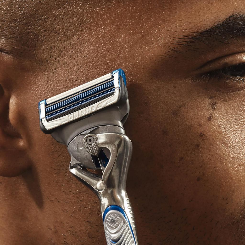 Gillette Skin Guard 1 6 запасных лезвий, 1 из которых уже прикреплено к корпусу Бритва, корпус, в комплекте,