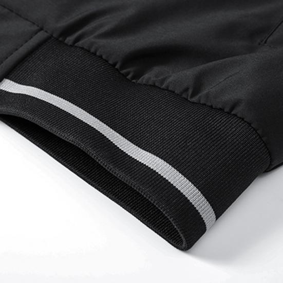 Одежда моющаяся стильная куртка-бомбер чистого цвета с застежкой-молнией и расслабленной посадкой