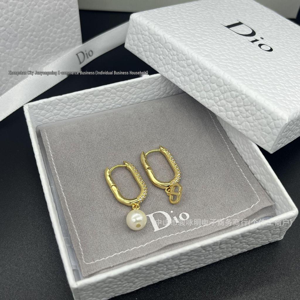 Elegant D-Shaped Pearl & Half-Diamond Asymmetrical Earrings - Minimalist Versatile Studs