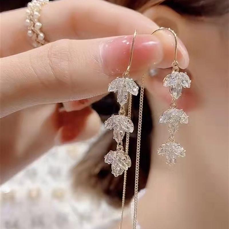 Изысканные серьги золотого цвета с кленовым листом, женские длинные серьги с кисточками, темпераментные серьги на день рождения, подарки