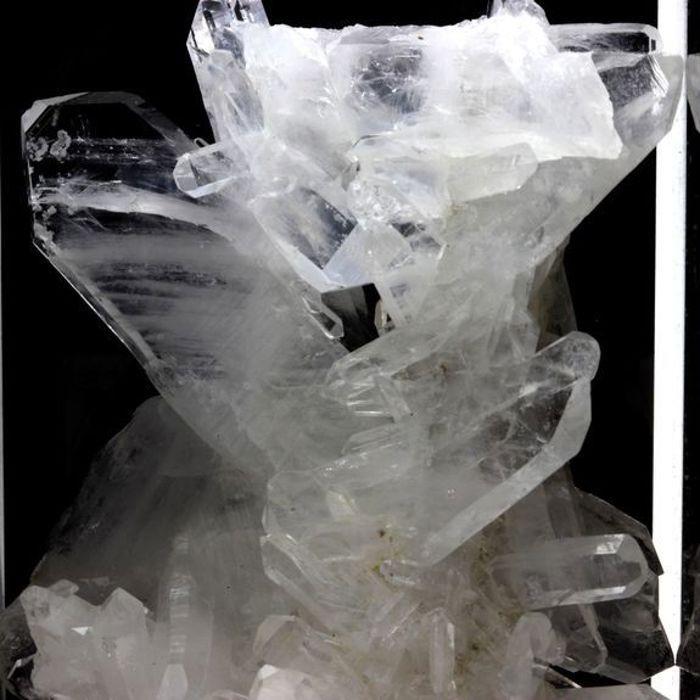 Quartz 687.2 carats