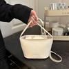 Иностранный стиль 2025 лето новая иностранный стиль женская персонализированная на плечо сумка-мессенджер модный тренд повседневная простая сумка-ведро