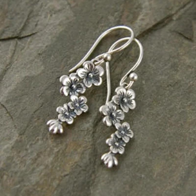 Retro Bohemian Daisy Earrings - Antique Silver Ethnic Flower Design for Women & Girls