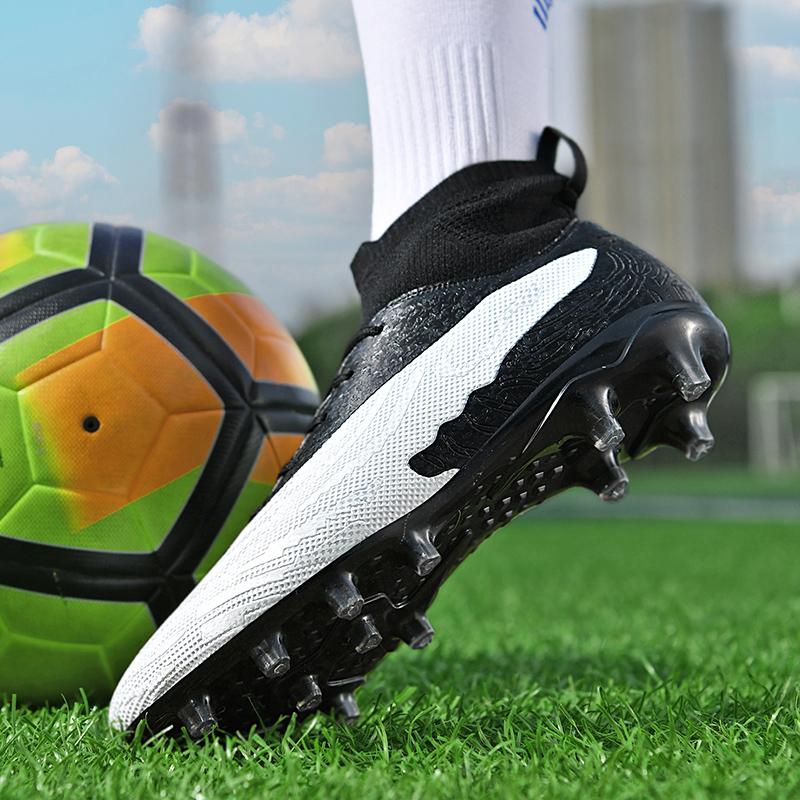 Men Professional Soccer Shoes Anti-slip Outdoor Grass Training Stud Comfortable Sports Shoes Men Lace-up Football Boots Men