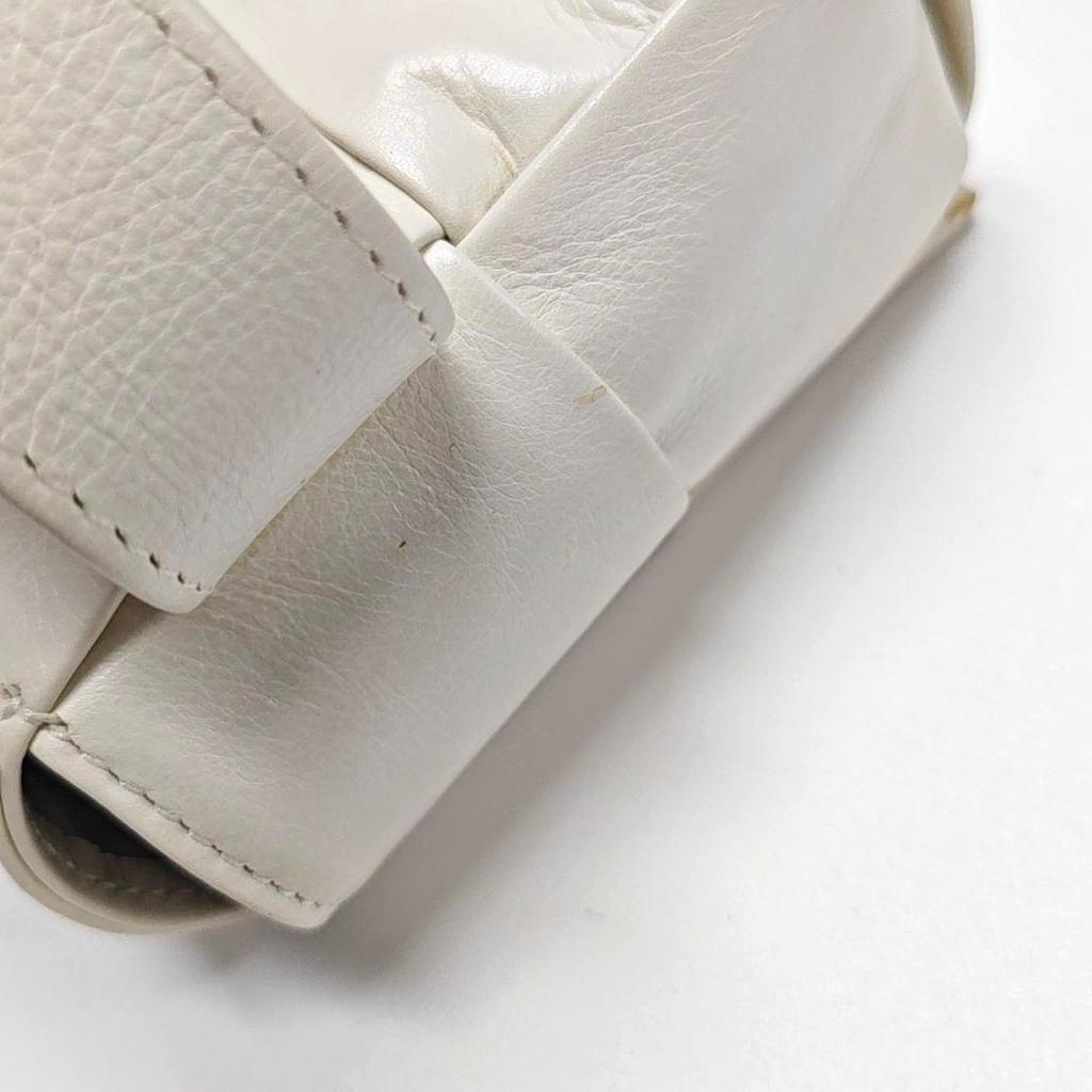 [Pre-Owned] Cassette Belt Intreccio Woven Magnetic Closure Leather Waist Bag Mini - Very Good #1HZMW4B